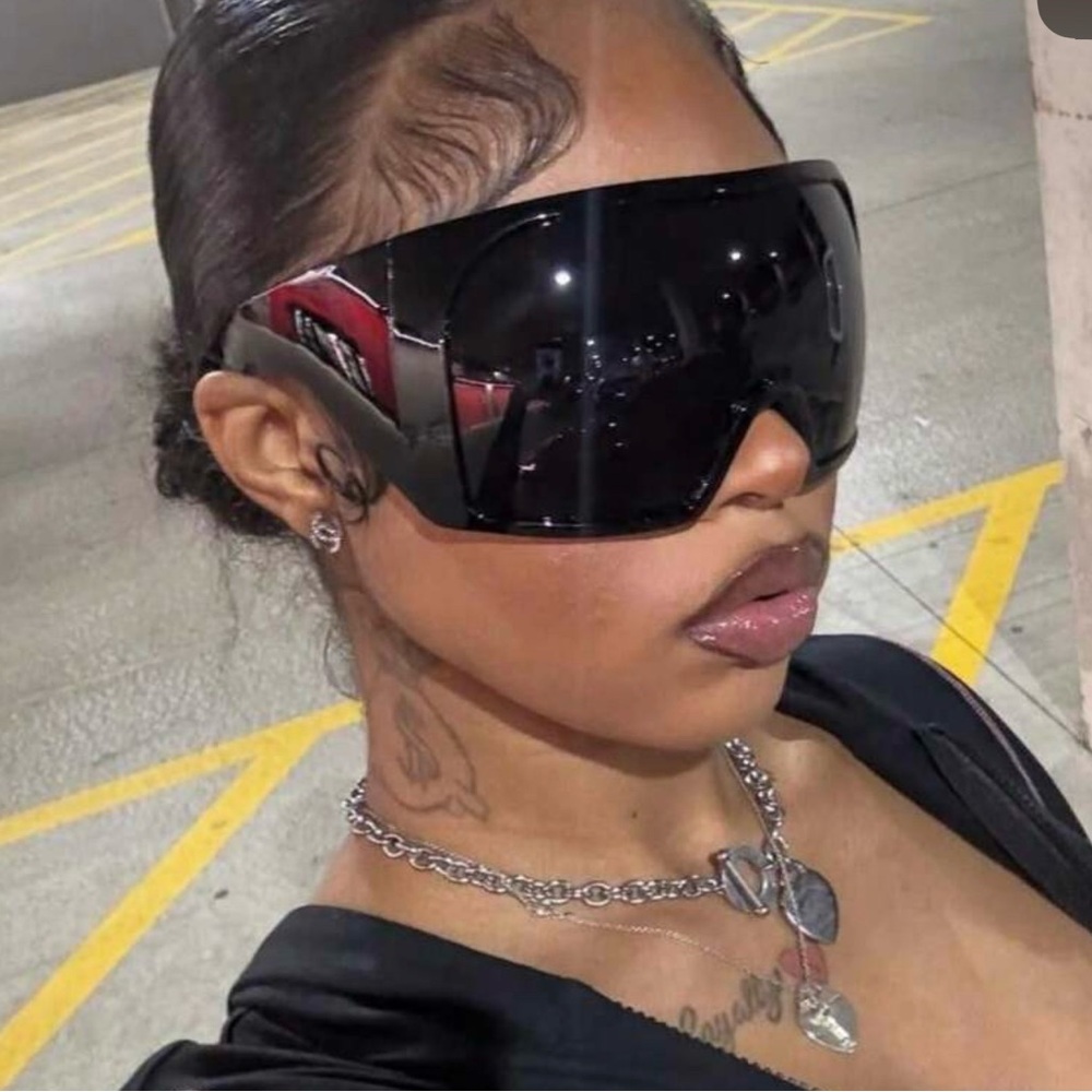 Sleek Black Designer Sunglasses